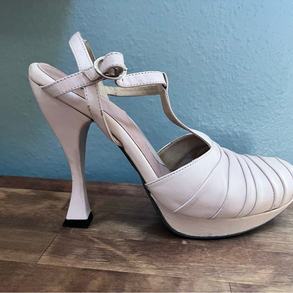 John Fluevog pink/Cream Women's Heels